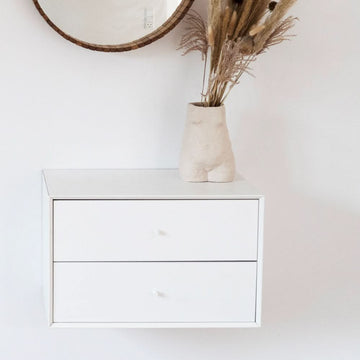 Se The Box 37 Sengebord Hvid med 2 skuffer ✔ Kæmpe udvalg i Storage And Shelves ✔ Hurtig levering: 1 - 2 Hverdage samt billig fragt - Varenummer: STSH-228003 og barcode / Ean: på lager - Udsalg på The Box 37 Hvid > The Box Hvid Spar op til 61% - Over 1312 kendte brands på udsalg